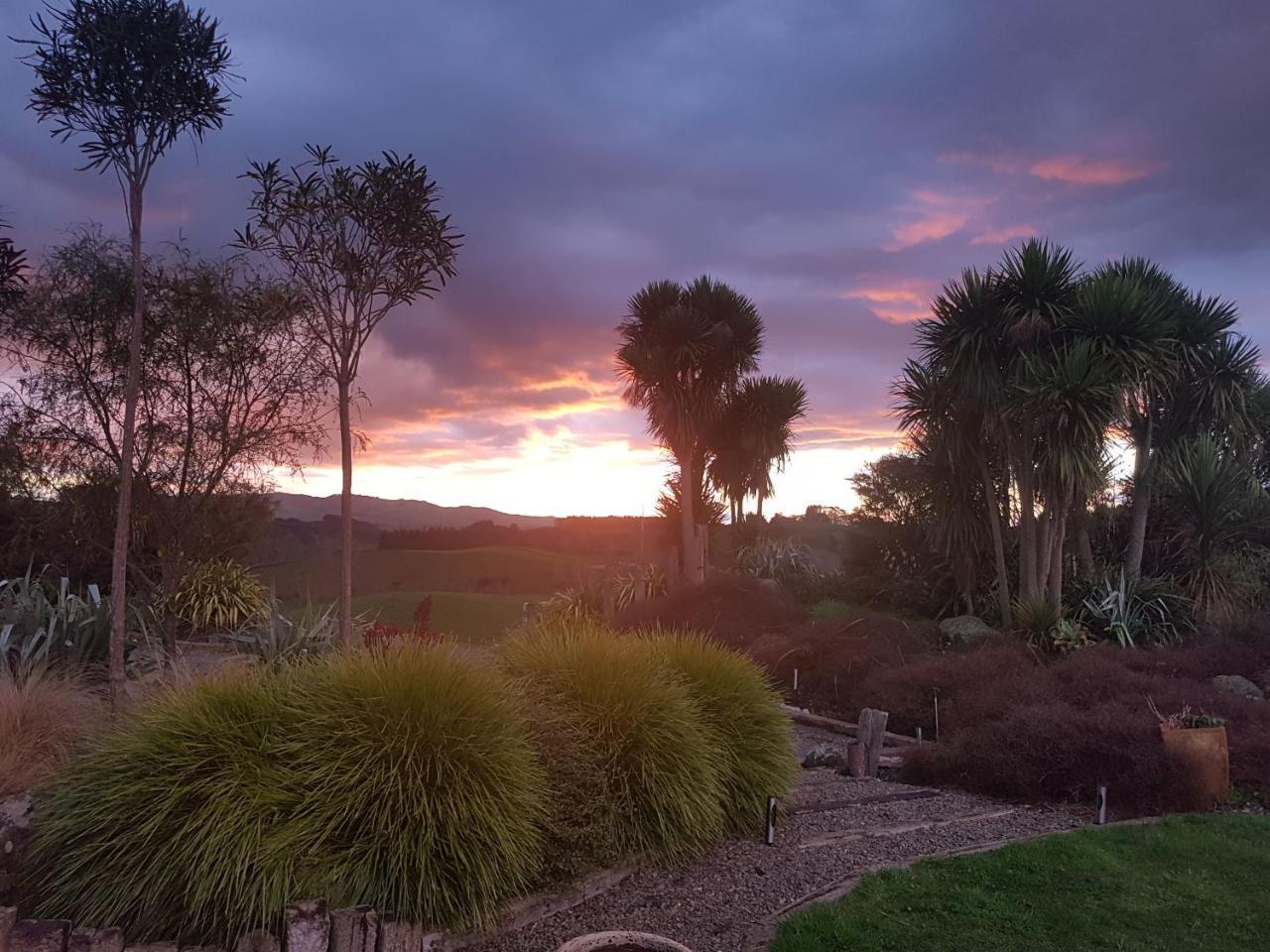 Above The River Karapiro Bed & Breakfast Luaran gambar